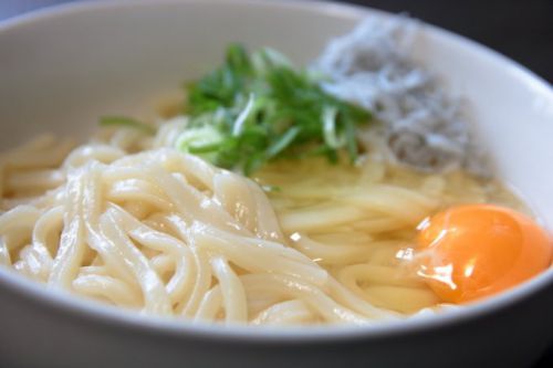 美味しそうな釜玉うどんの画像が撮れた。それだけだ！（感動巨編）