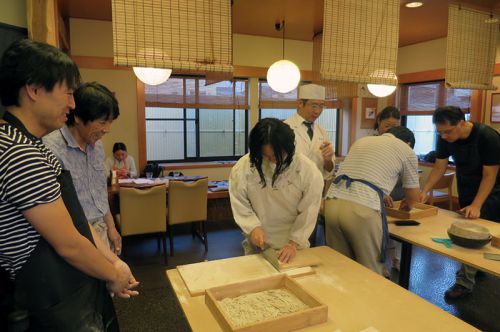 大切な友とのそば打ち呑み会