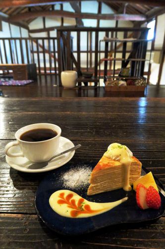 まんのうトライアングルの古民家カフェ屋根裏で絶品ミルクレープ　Cafe ハナ あかり ＠ まんのう町　ふなちゃんと讃岐うどんツアー　六軒目　170128