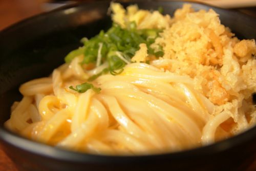 たも屋で朝うどん！寒い冬に温かい「うどん」がおいしいよ。