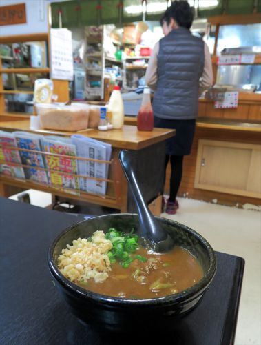 朝からカレーうどん！　讃岐弾丸ツアー二杯目　セルフの店　麺八 （めんはち） ＠ 高松市　今年３回目の讃岐うどんツアー　170225