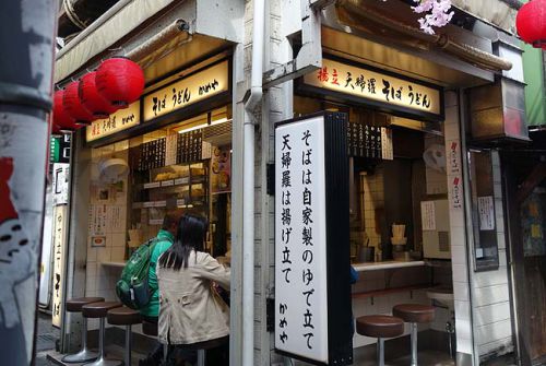 かのや 新宿西口店（東京）ローカル立ち食いそばチェーン系で茹でたて270円もりそば