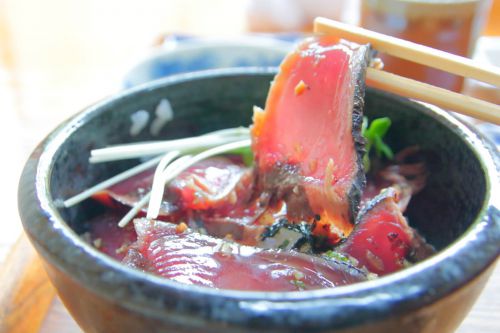 平家の茶屋 - 香美市で手打ち蕎麦が食べれる店のカツオ漬け丼は必食