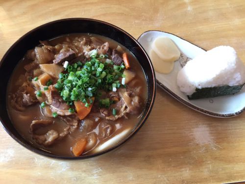 倉敷美和うどん屋『大角製麺所』具沢山カレーうどんとおにぎり！